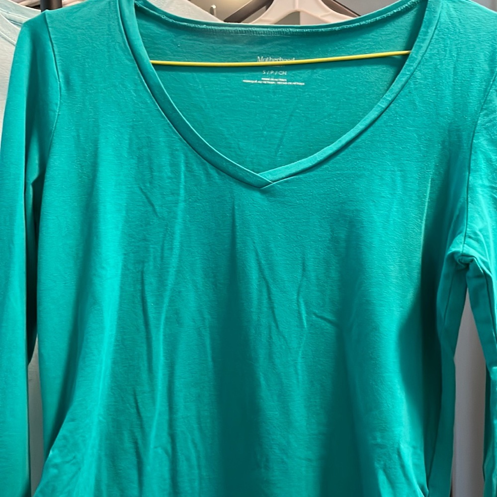 Motherhood Maternity S Green Long Sleeve Tee